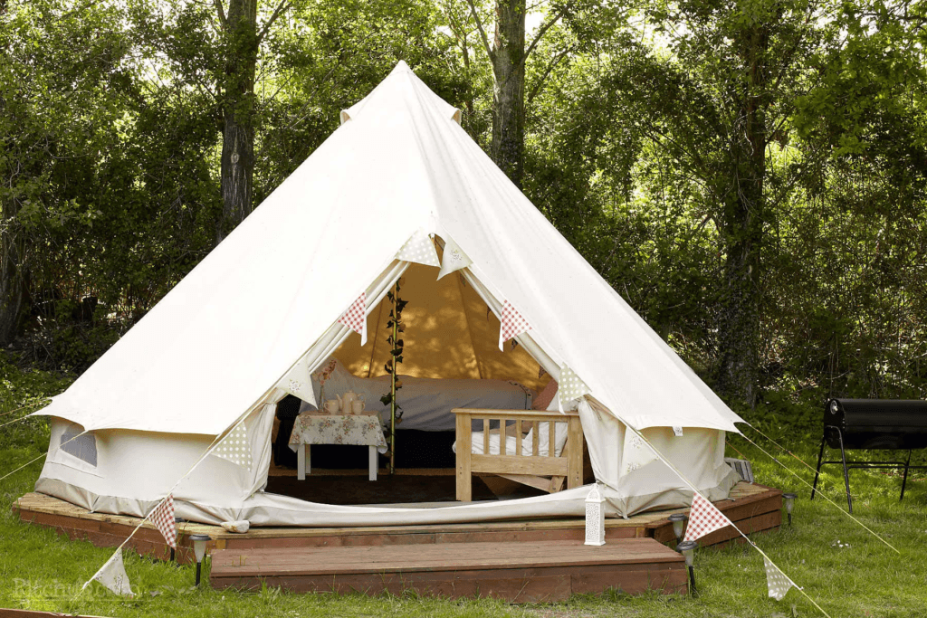 Outdoor Waterproof Luxury Glamping Bell Tents for Boutique Camping and Occasional Family Camping Trips and Festivals and Human shelter for
